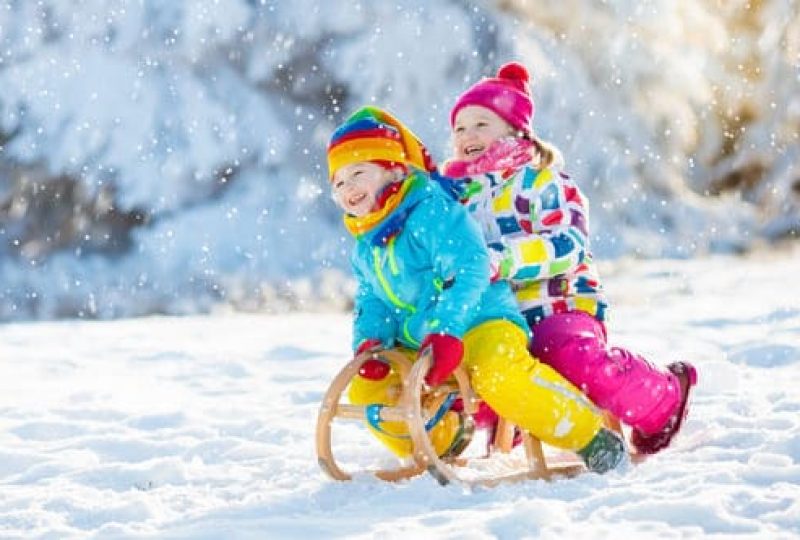 Winterliche Aktivitäten mit Kindern